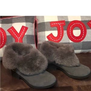 UGG ladies charcoal gray bodie boot . Size 8.5 ( 8 1/2)
